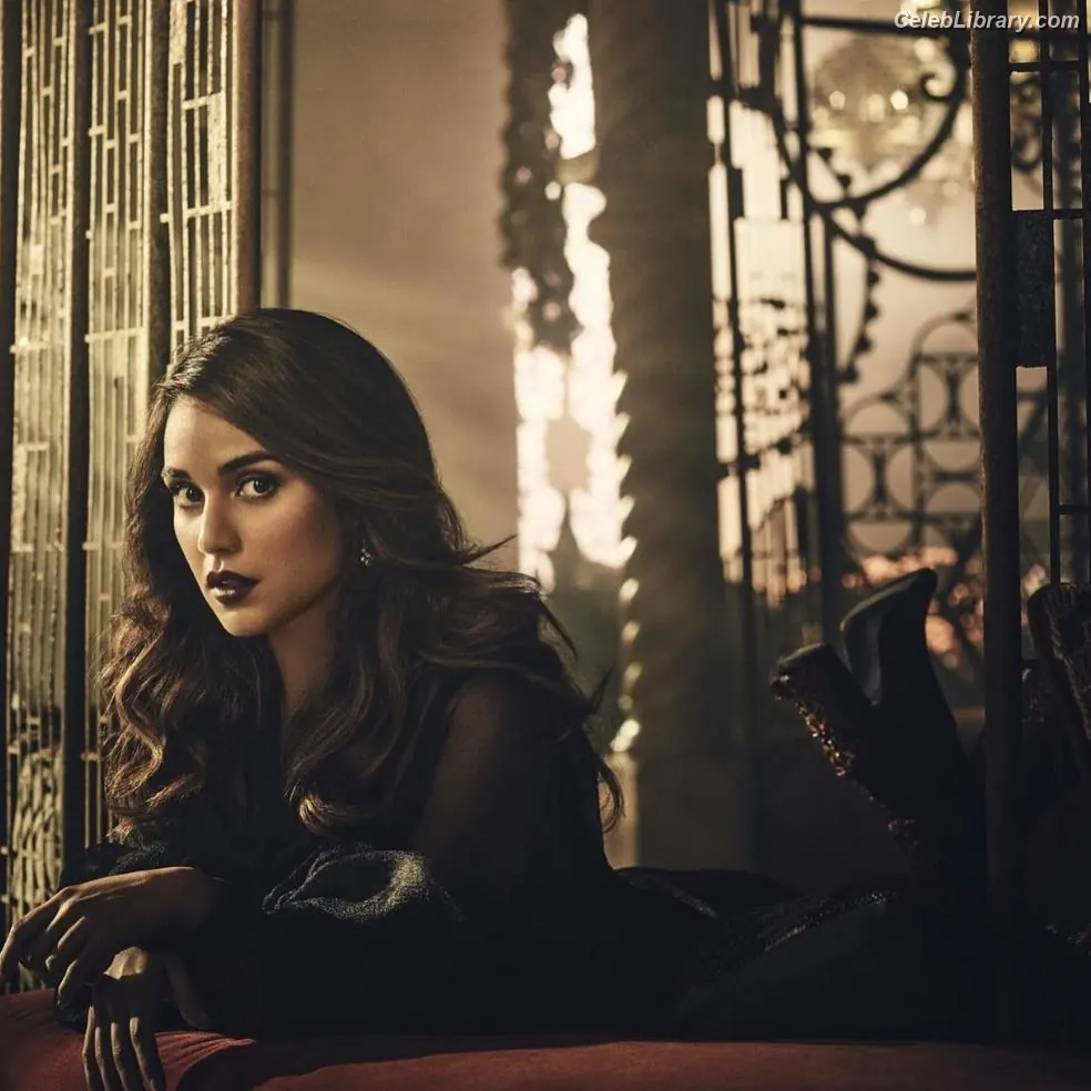 Summer Bishil photo 15 of 152