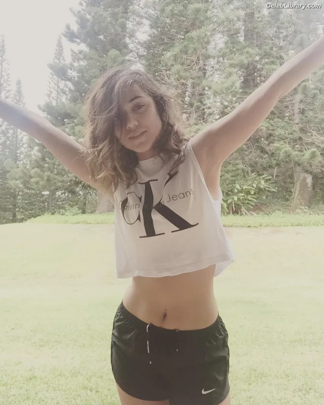 Summer Bishil photo 24 of 153