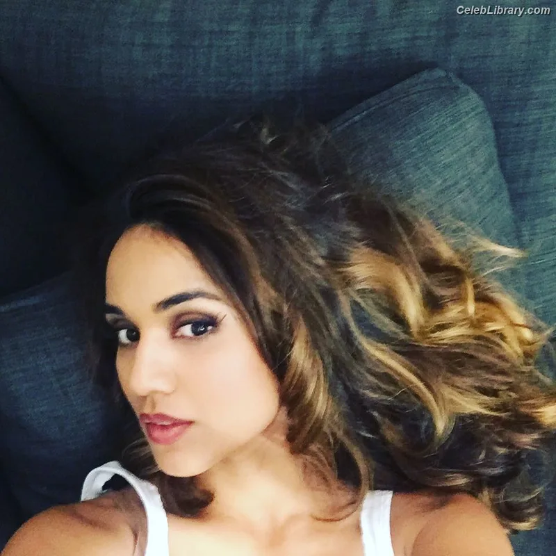 Summer Bishil photo 7 of 153