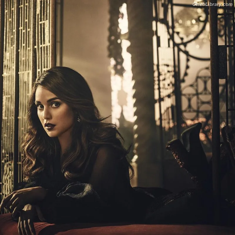 Summer Bishil photo 15 of 153