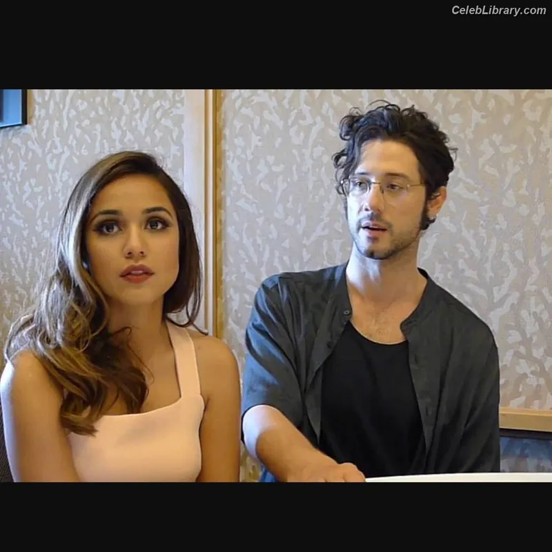 Summer Bishil photo 18 of 153