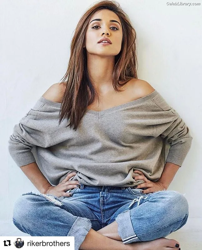 Summer Bishil photo 3 of 153