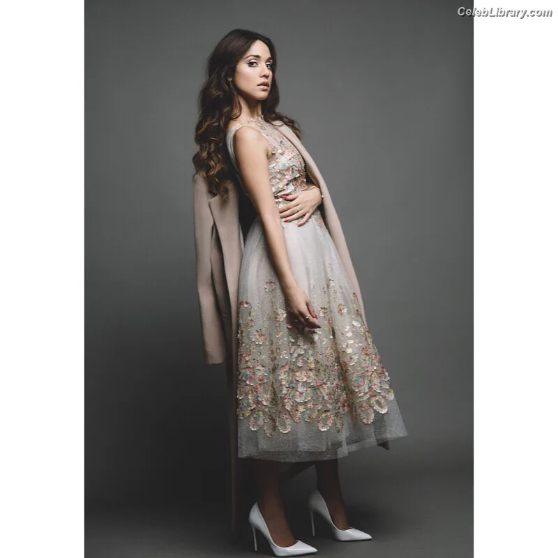 Summer Bishil photo 24 of 153