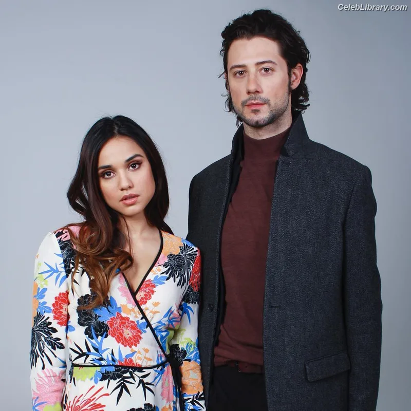 Summer Bishil photo 1 of 153