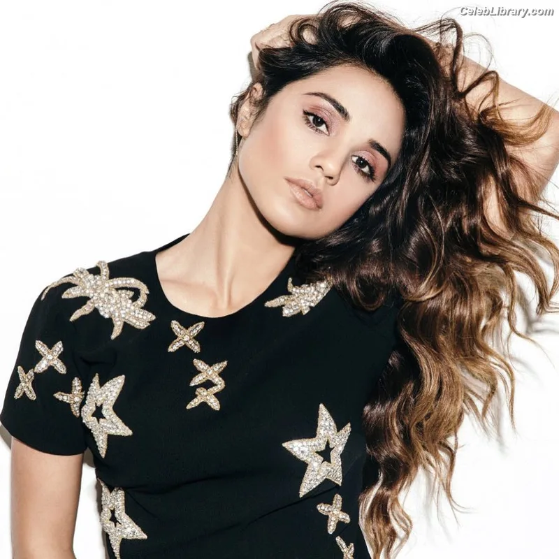 Summer Bishil photo 16 of 153