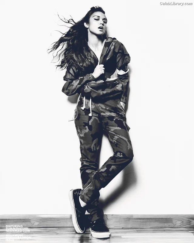 Summer Bishil photo 6 of 153