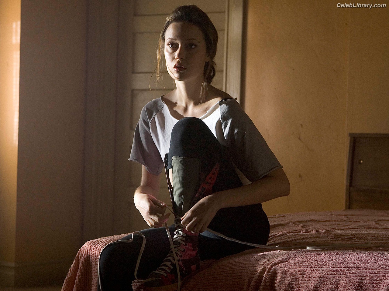 Summer Glau photo 19 of 85
