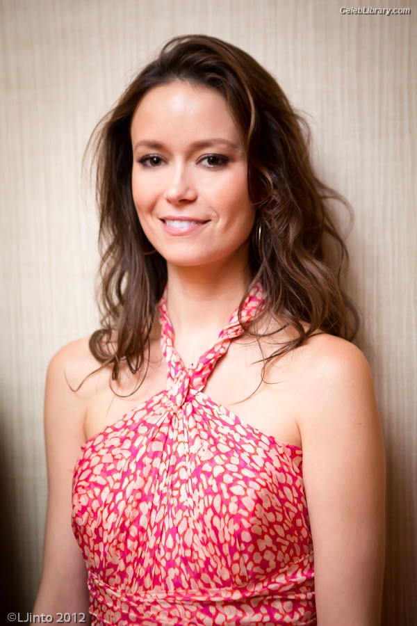 Summer Glau photo 6 of 85