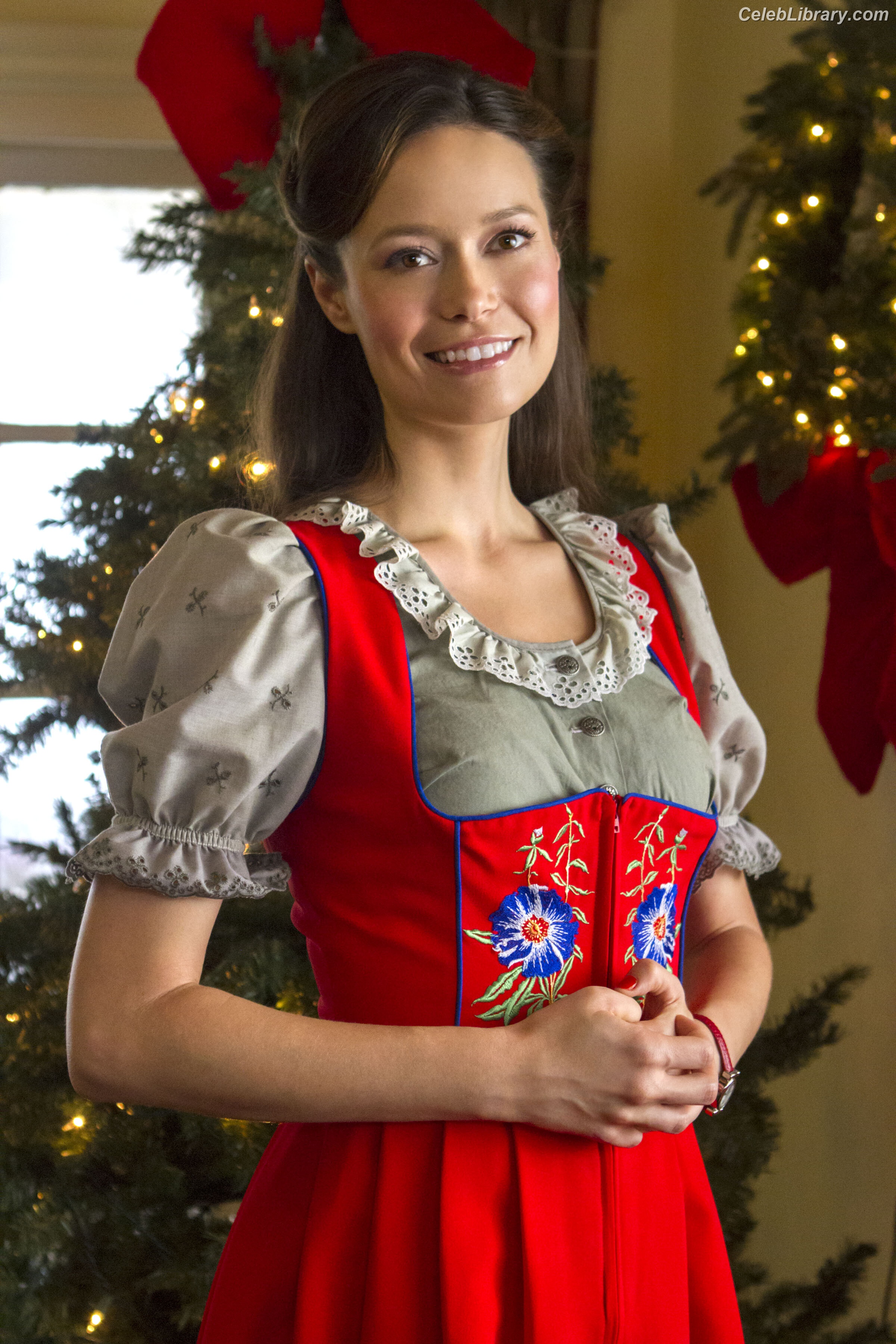 Summer Glau photo 9 of 85