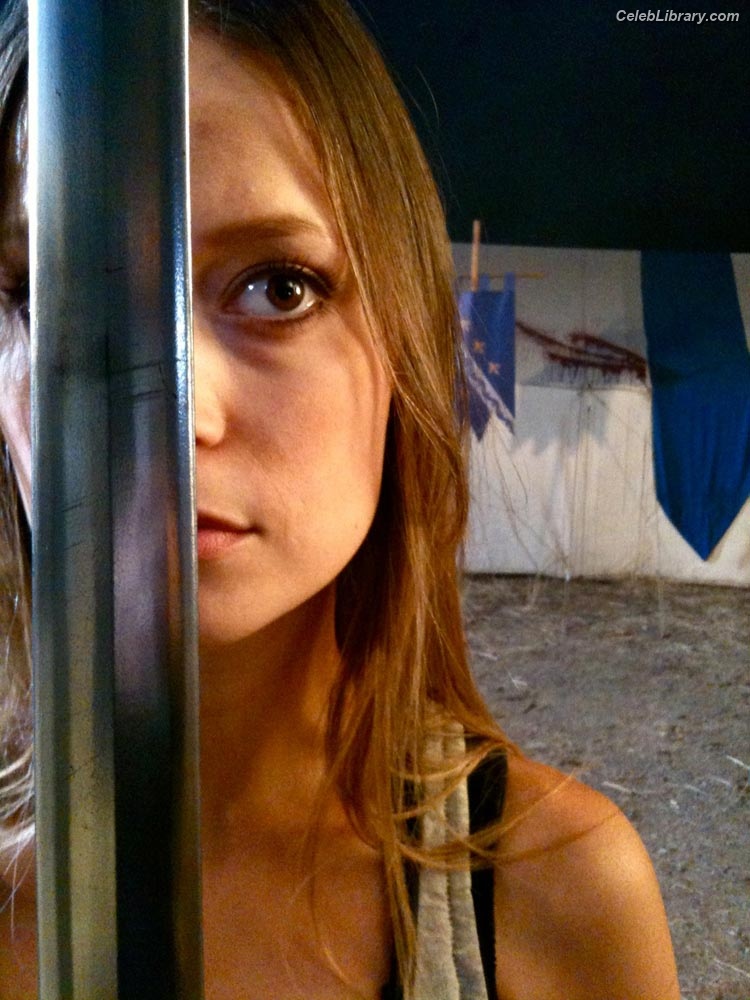 Summer Glau photo 8 of 85
