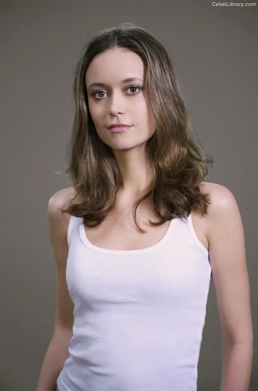 Summer Glau photo 3 of 85