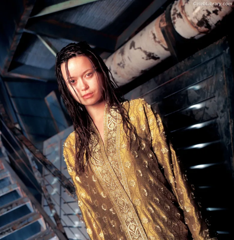 Summer Glau photo 6 of 85