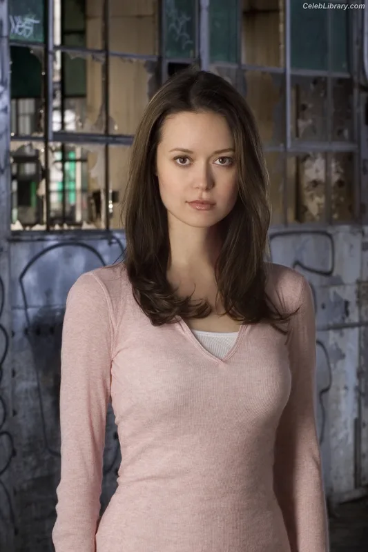 Summer Glau photo 13 of 85