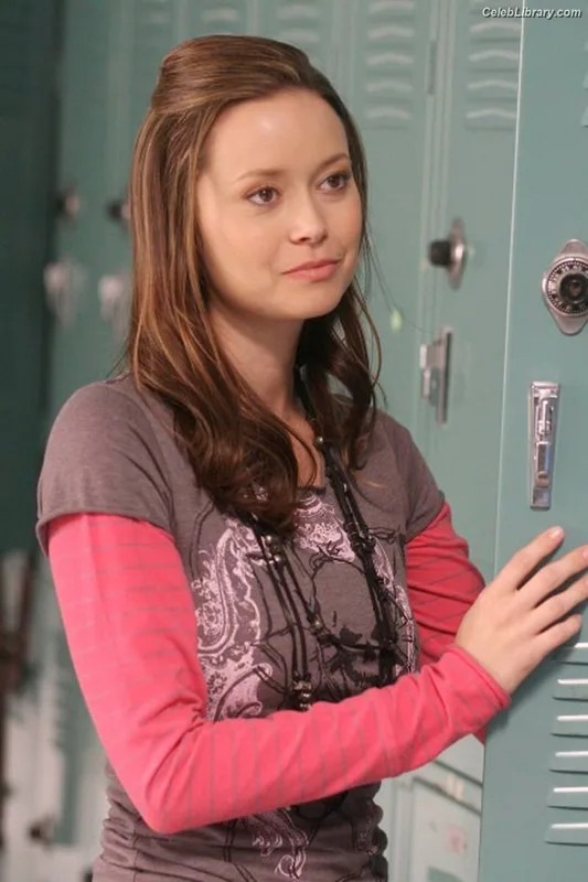 Summer Glau photo 14 of 85