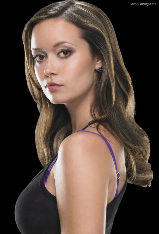 Summer Glau photo 15 of 85