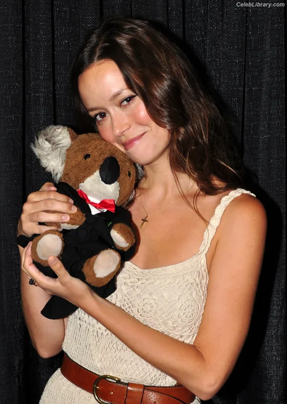 Summer Glau photo 4 of 85