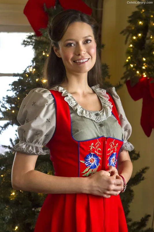 Summer Glau photo 9 of 85