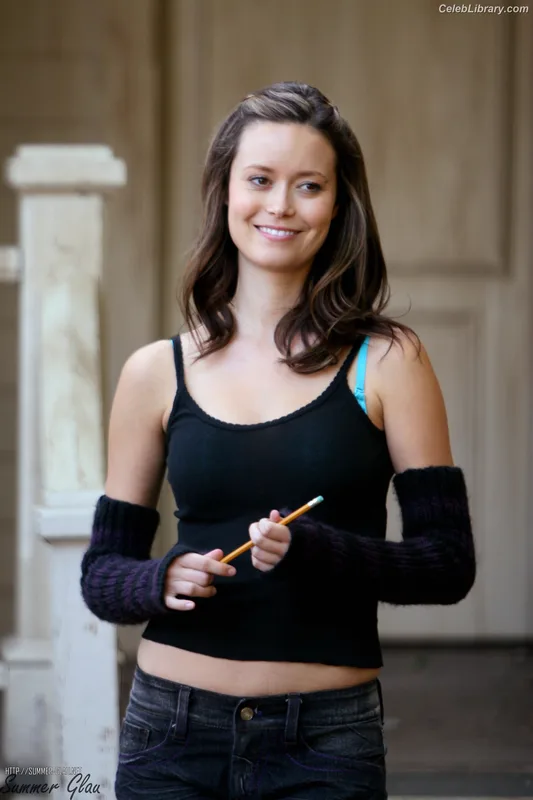 Summer Glau photo 22 of 85