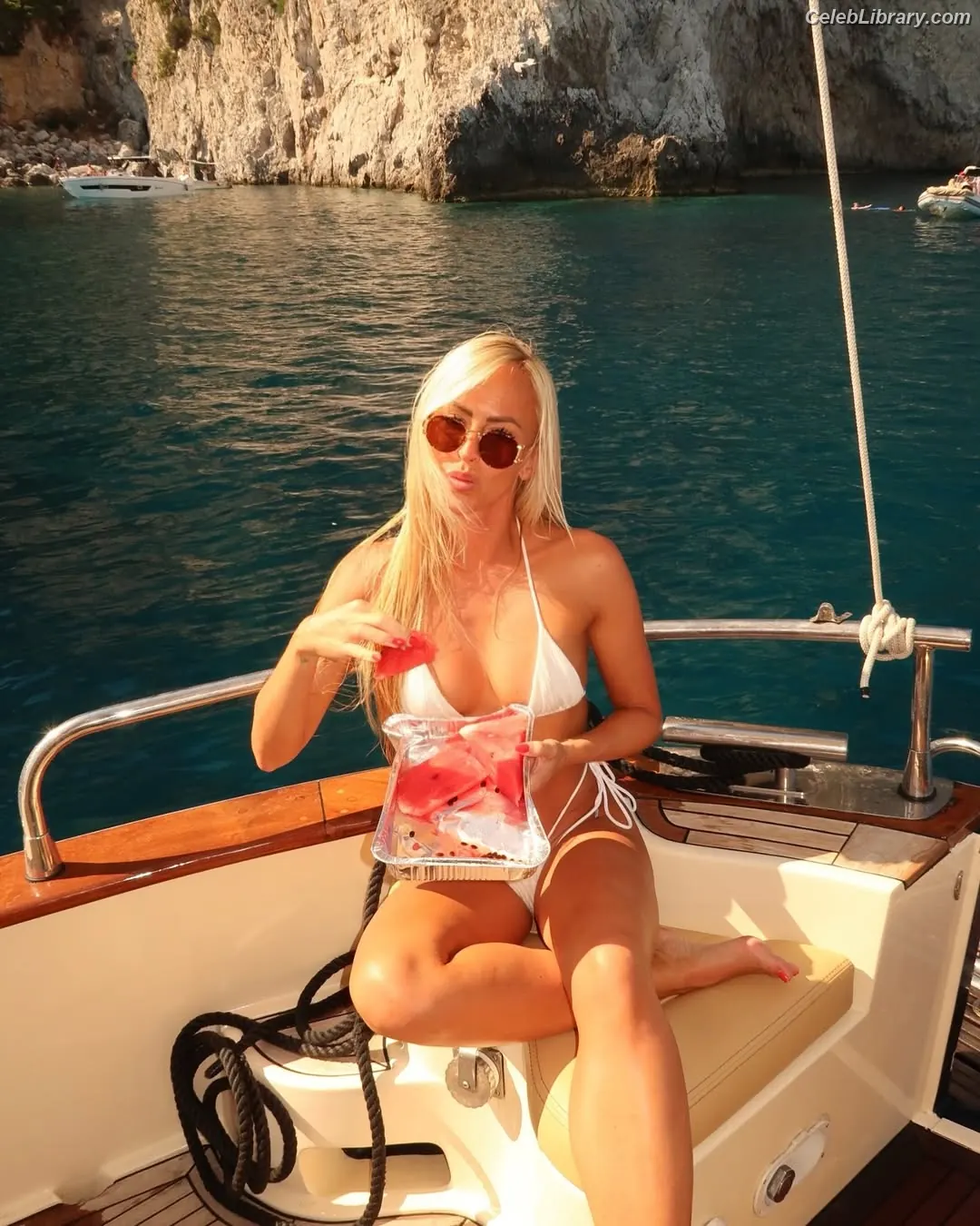Summer Rae photo 15 of 691