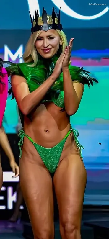Summer Rae photo 15 of 691