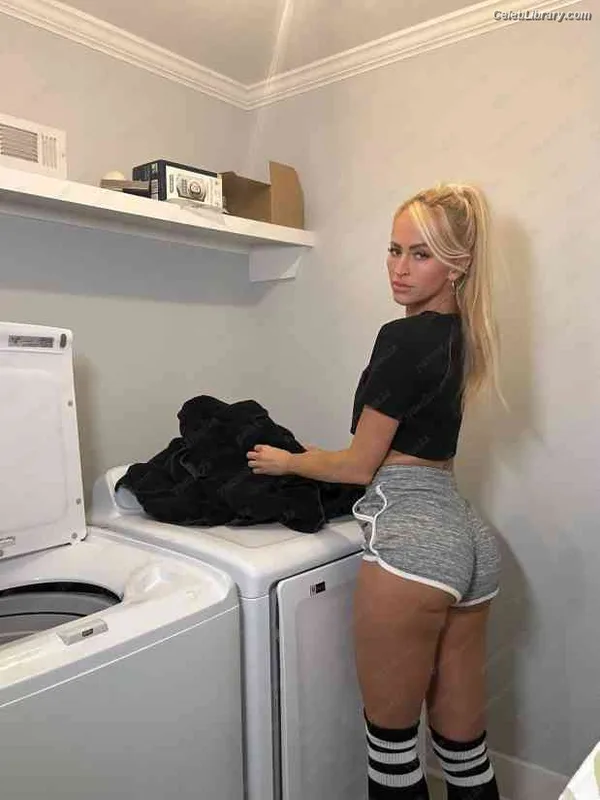 Summer Rae photo 7 of 690