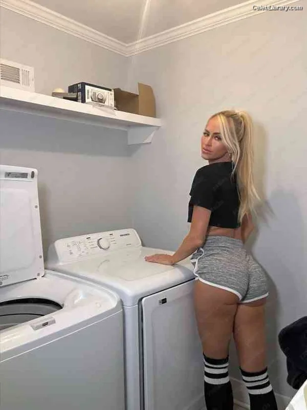 Summer Rae photo 8 of 690