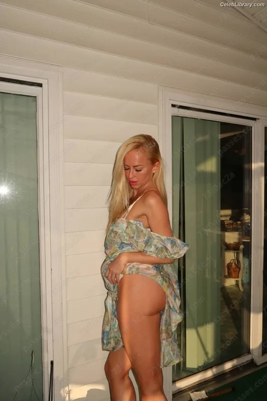 Summer Rae photo 10 of 690