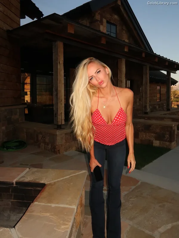 Summer Rae photo 19 of 690