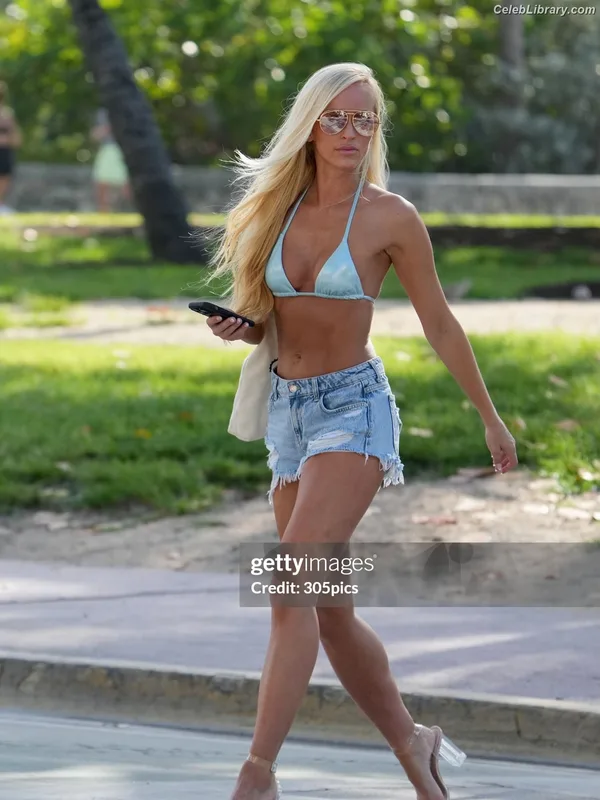 Summer Rae photo 8 of 690