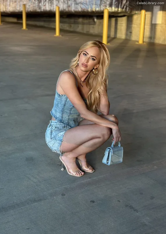 Summer Rae photo 13 of 690