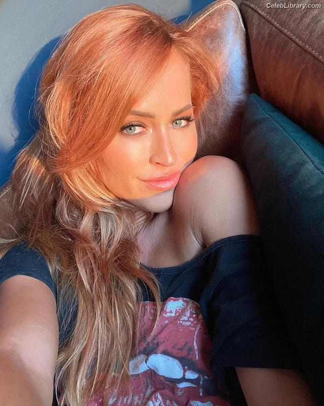 Summer Rae photo 9 of 690