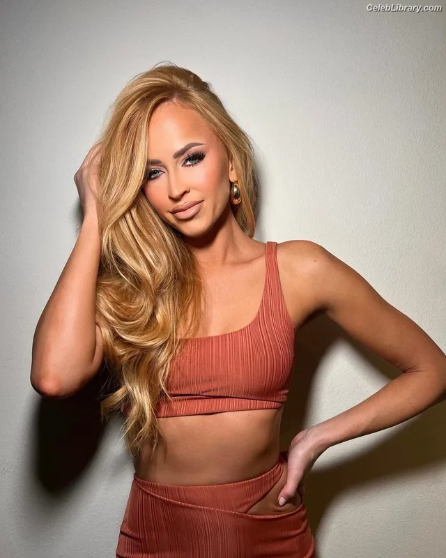 Summer Rae photo 22 of 690