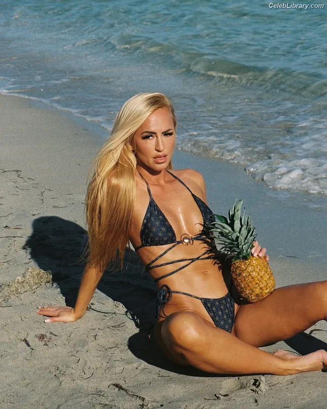 Summer Rae photo 7 of 690