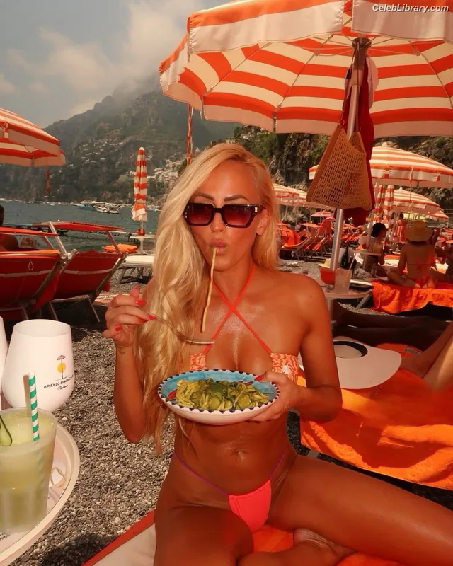 Summer Rae photo 18 of 690