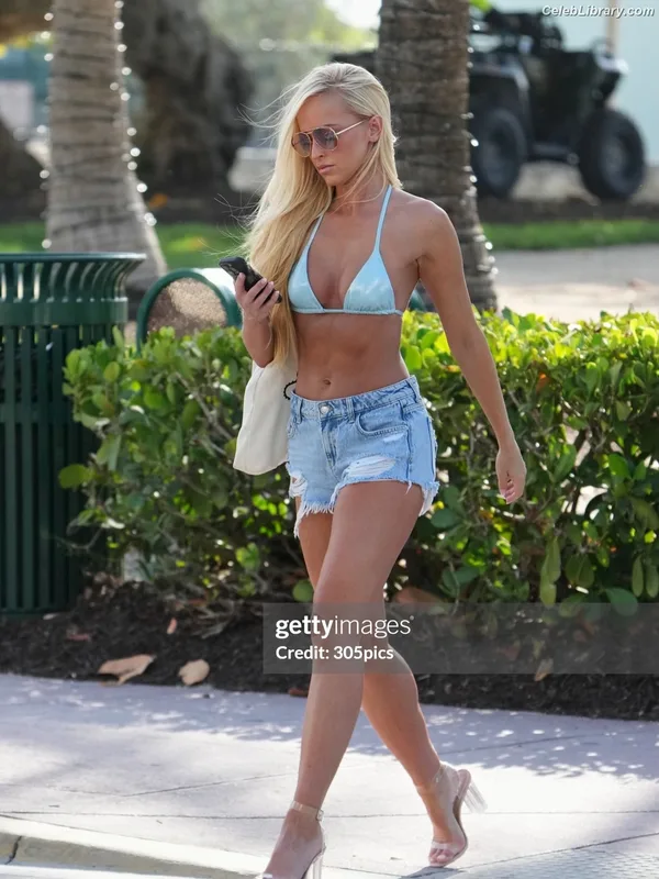 Summer Rae photo 14 of 690
