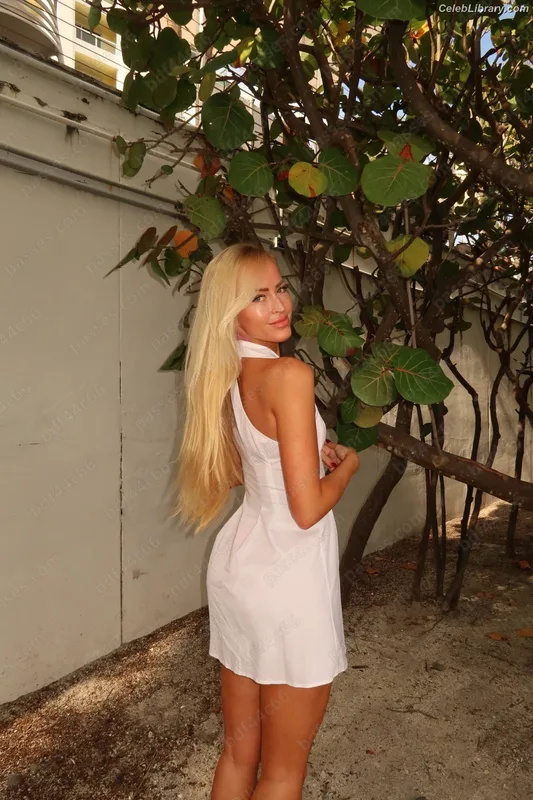 Summer Rae photo 19 of 690