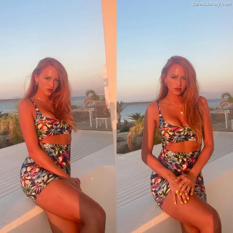 Summer Rae photo 23 of 690