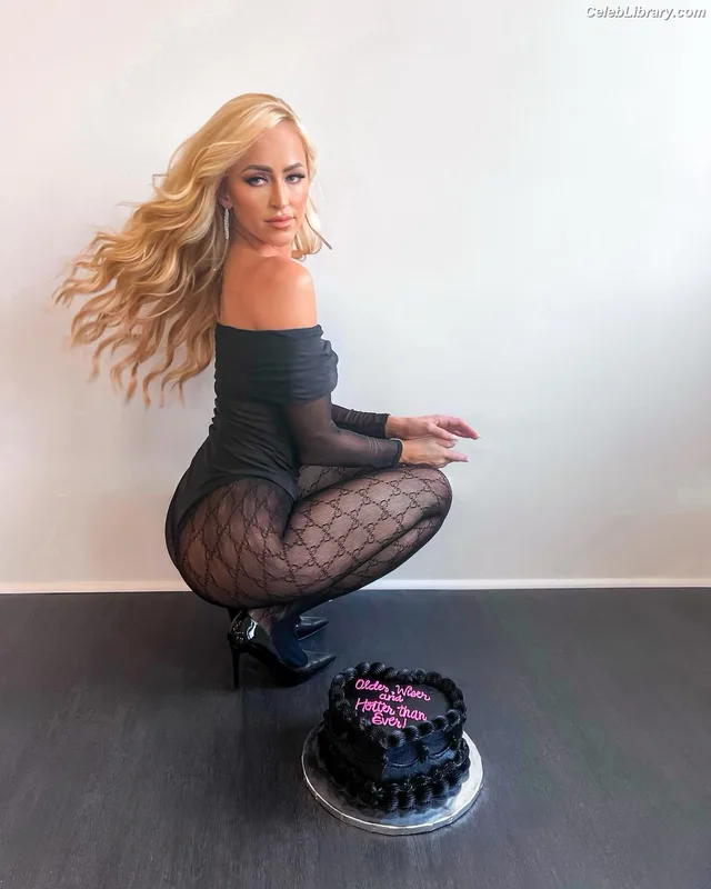 Summer Rae photo 6 of 690