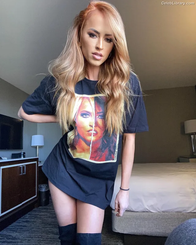 Summer Rae photo 4 of 690