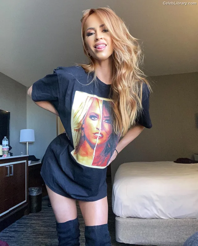 Summer Rae photo 6 of 690