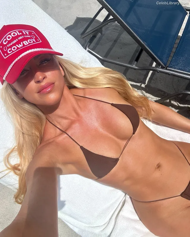 Summer Rae photo 13 of 690