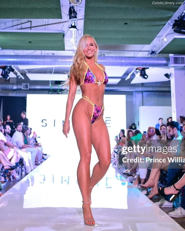 Summer Rae photo 21 of 690