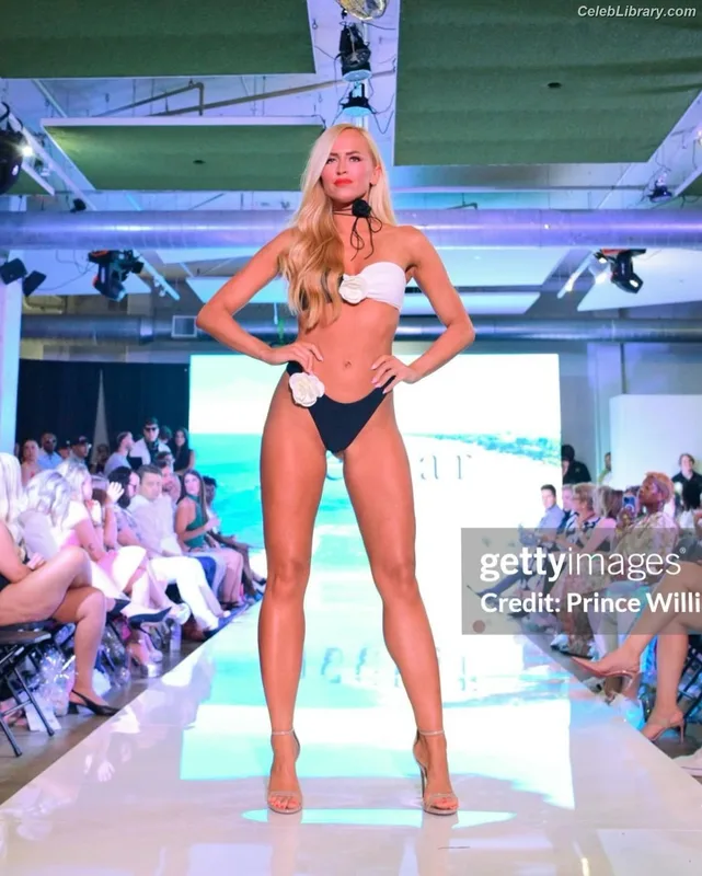 Summer Rae photo 23 of 690