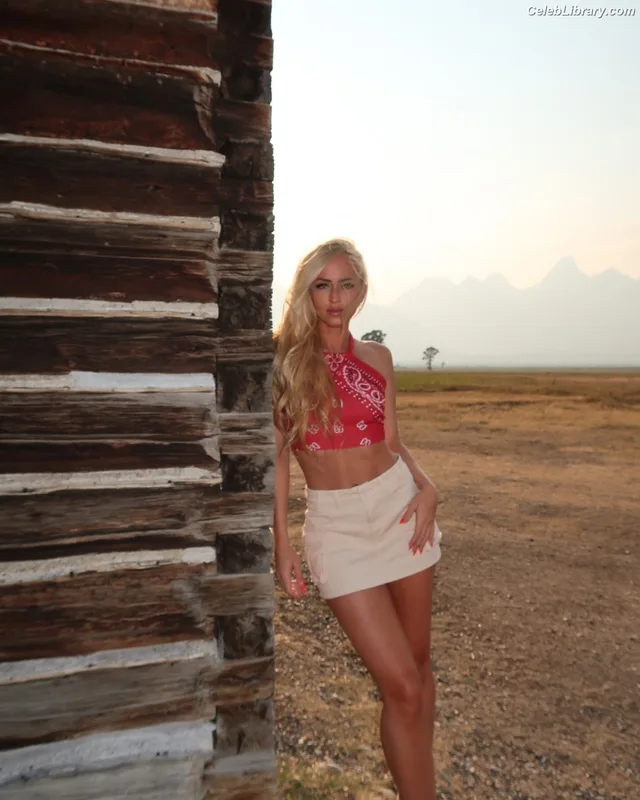 Summer Rae photo 14 of 690