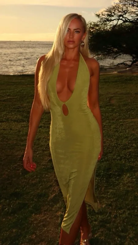 Summer Rae photo 21 of 690