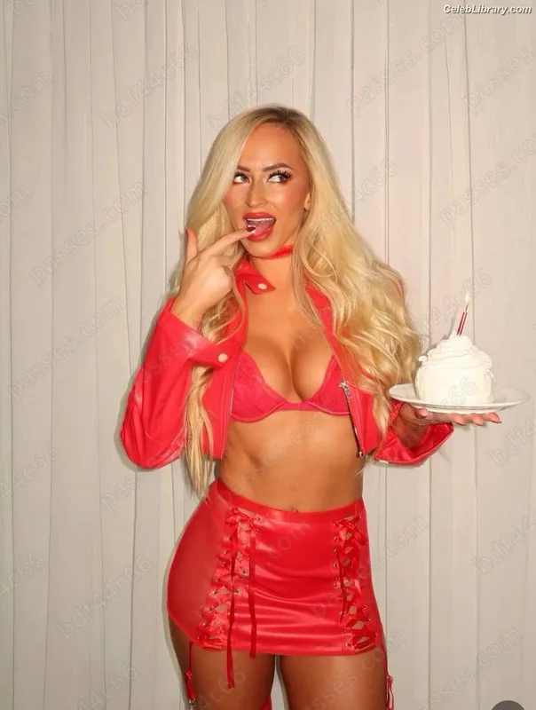 Summer Rae photo 16 of 690