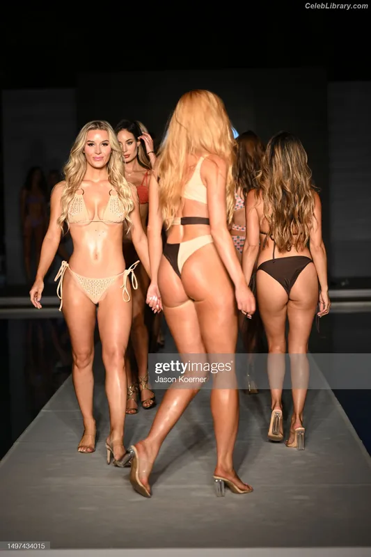 Summer Rae photo 19 of 690