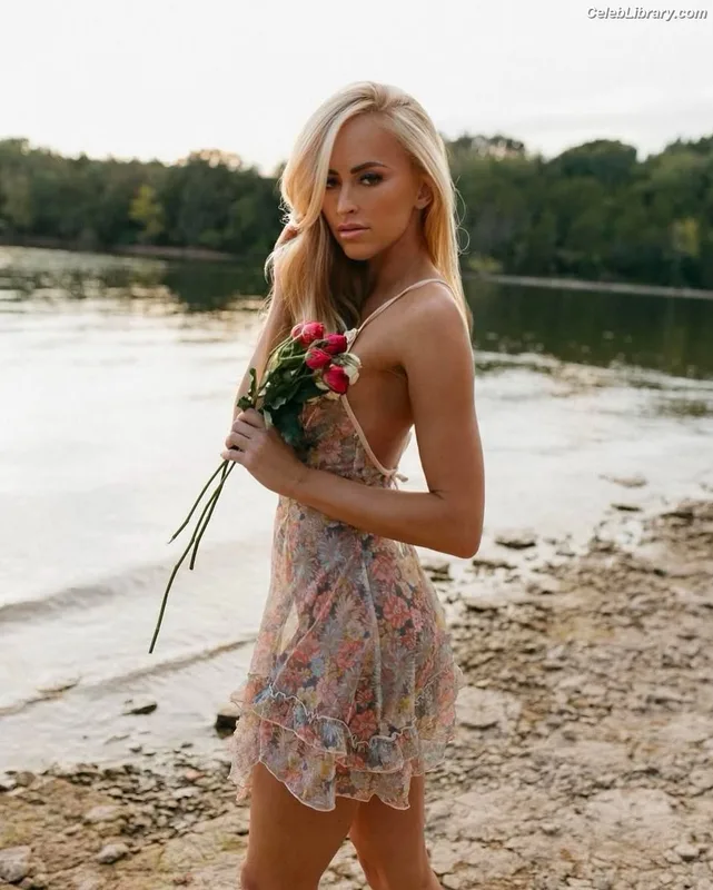 Summer Rae photo 14 of 690
