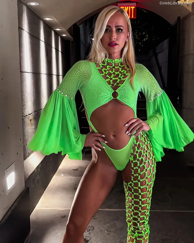Summer Rae photo 8 of 690