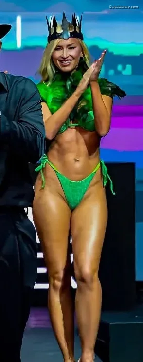 Summer Rae photo 16 of 690